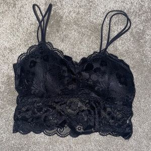 NWOT LACE BRALETTE